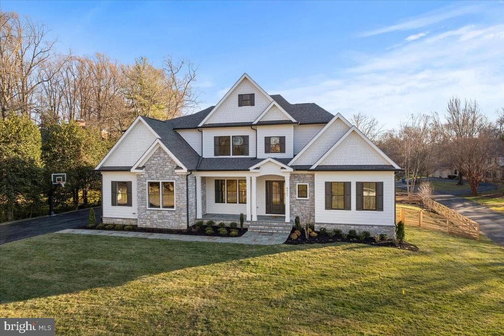8407 Holly Leaf Drive photo 1