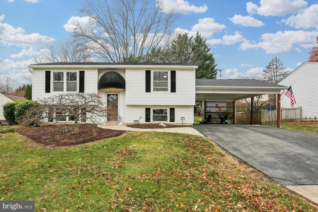 24052 Sugar Cane Lane photo 1