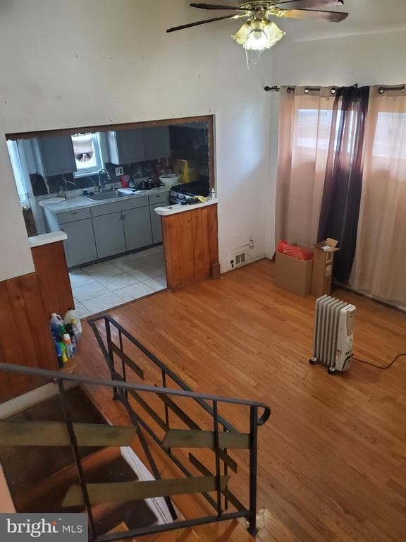 6233 Addison Road photo 1