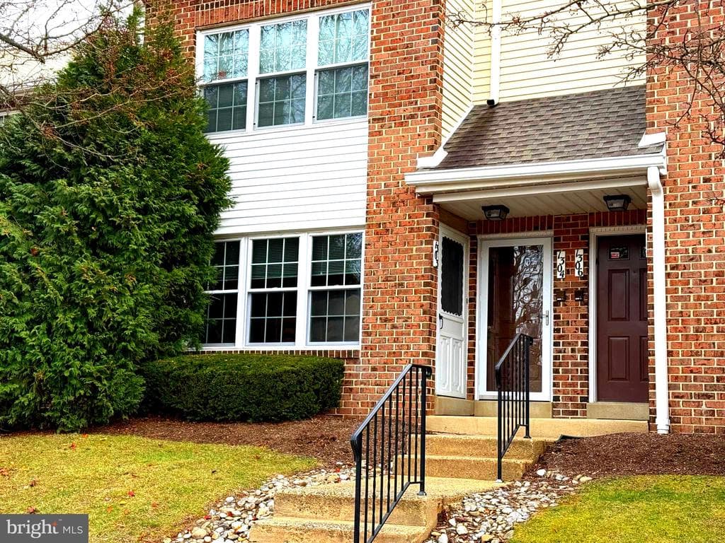 1303 Valley Glen Road photo 1
