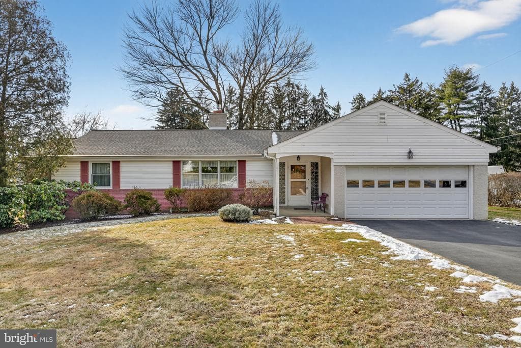 26 Laurel Road photo 1