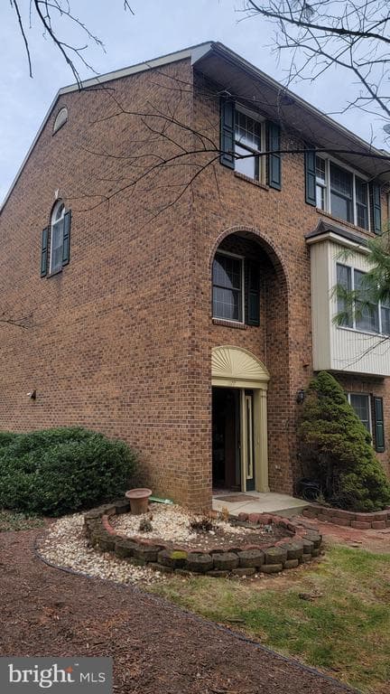 1177 Fairchild Avenue photo 1