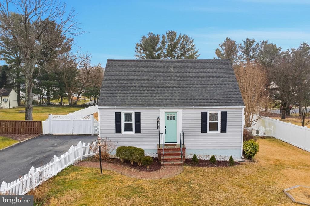 5013 Orchard Drive photo 1