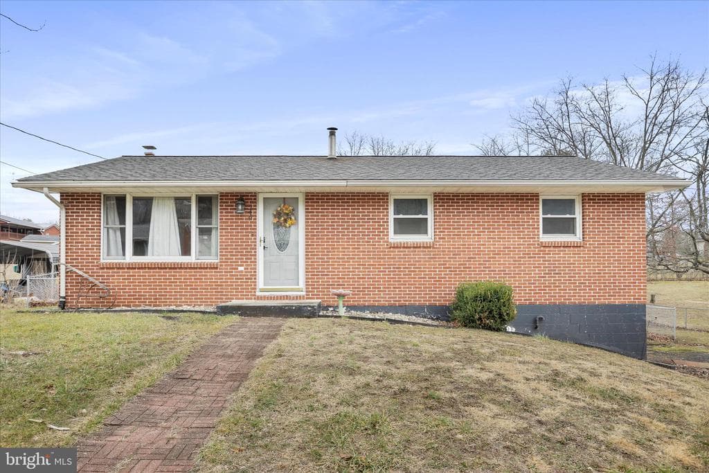 246 Joy Drive photo 1
