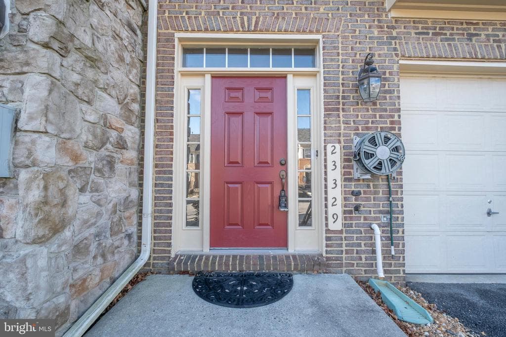23329 Brewers Tavern Way photo 1