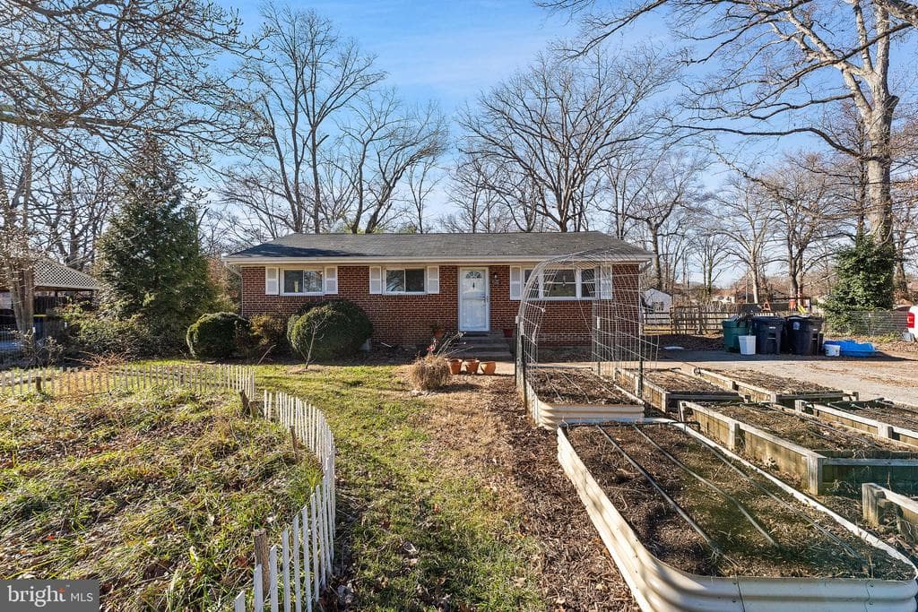 15505 Maple Drive photo 1