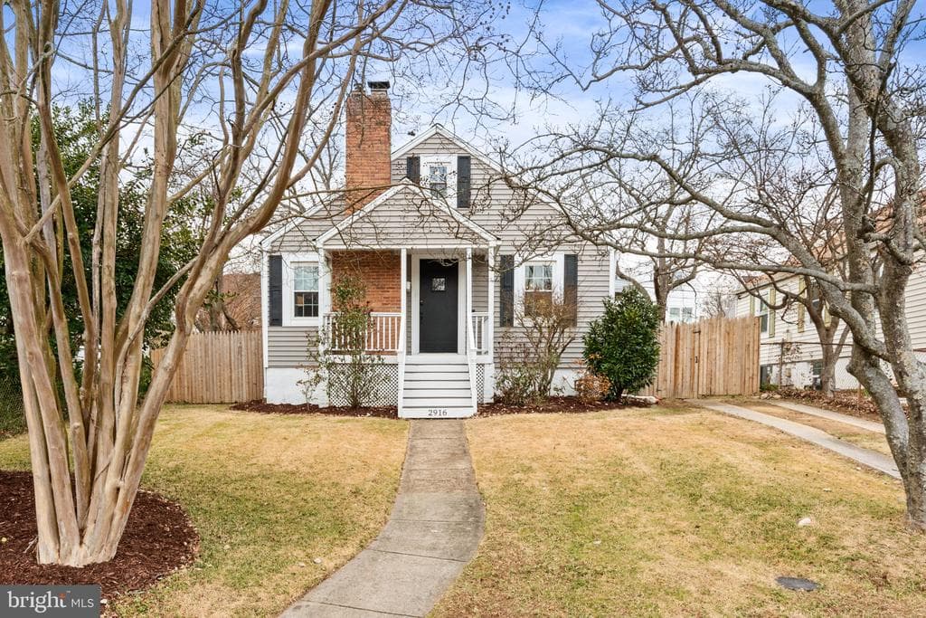 2916 Brook Drive photo 1
