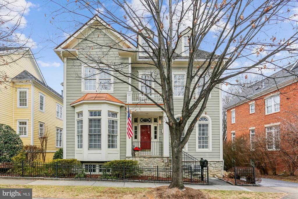 111 Lake Street photo 1