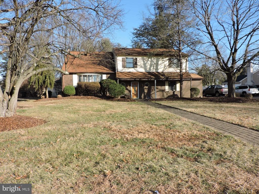 55 Chestnut Drive photo 1