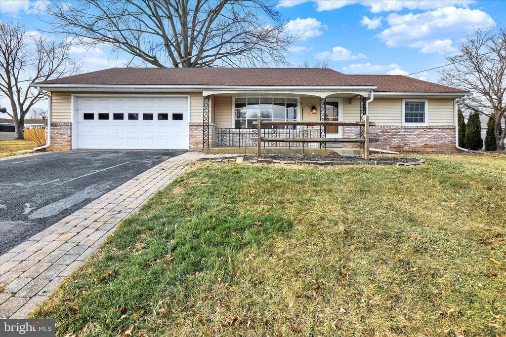 5864 Geneva Drive photo 1
