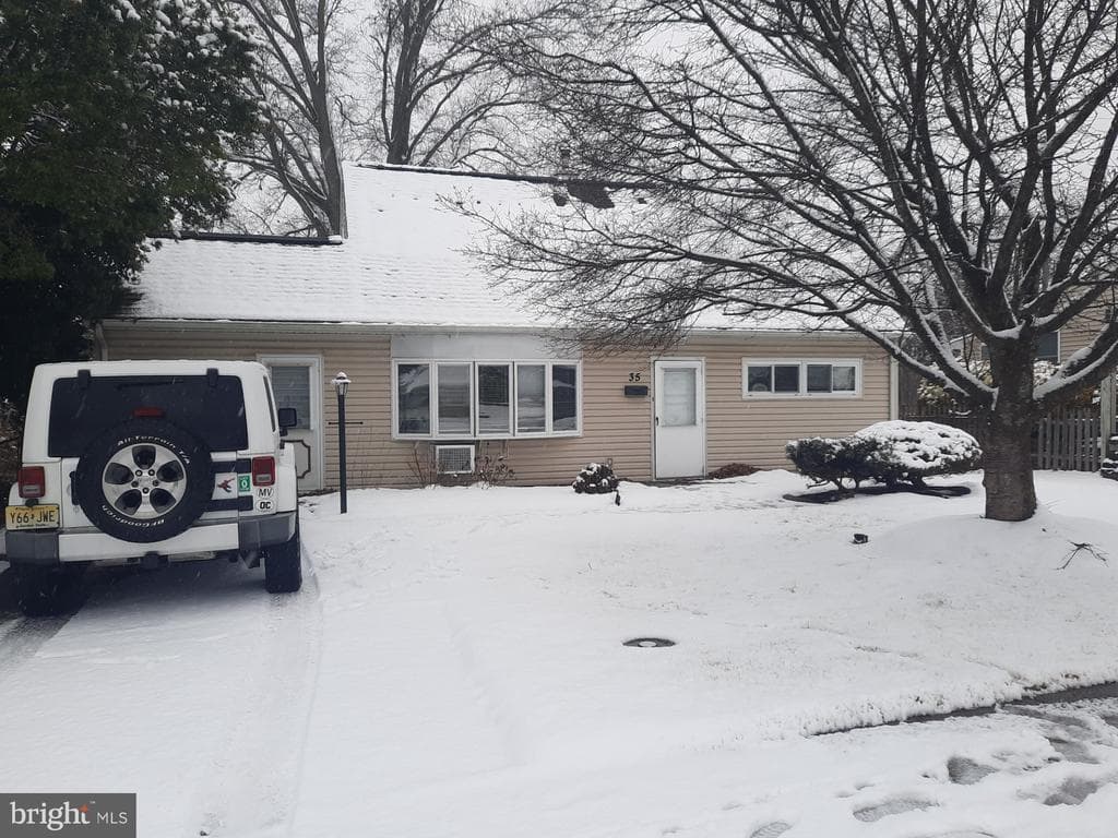 35 Viking Lane photo 1