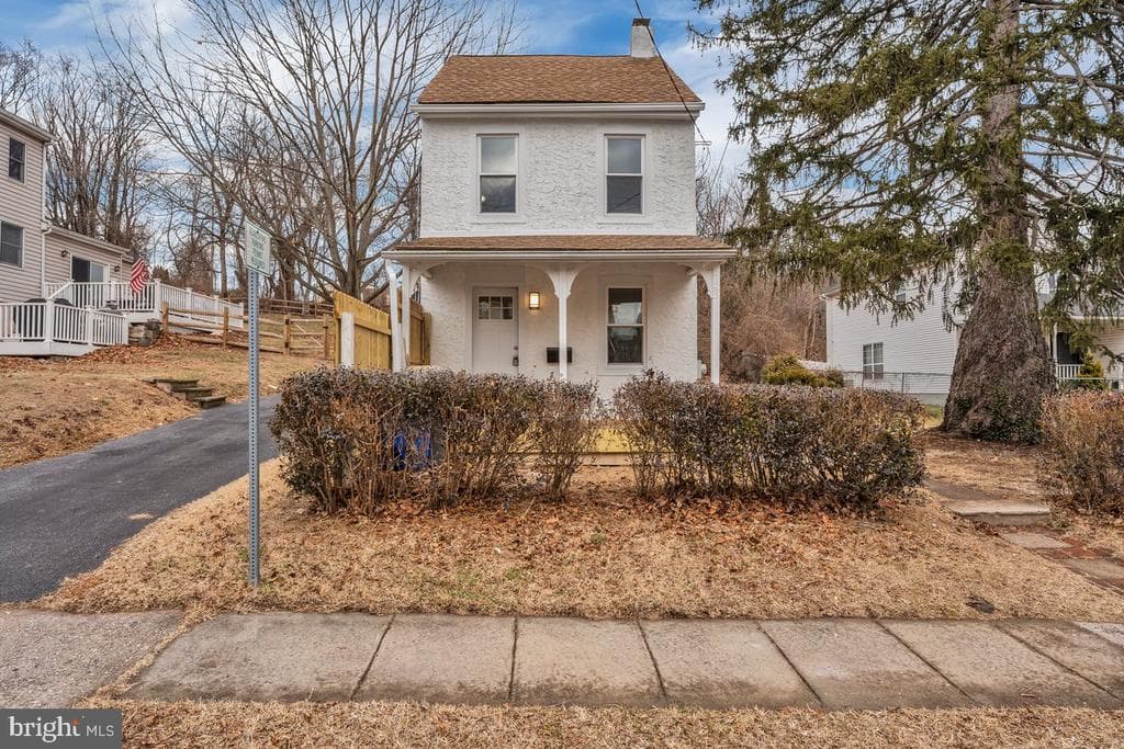 725 Lincoln Avenue photo 1