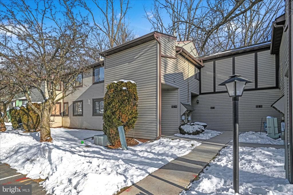 52 Holly Drive photo 1