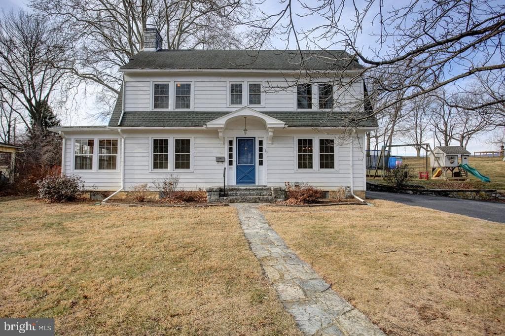 126 Linden Avenue photo 1