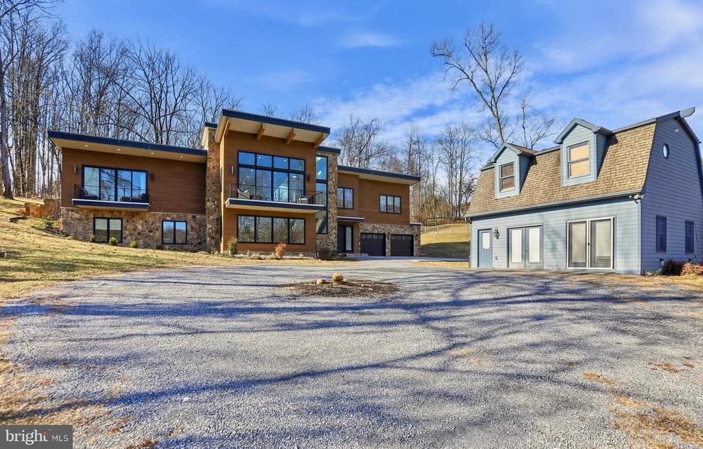 222 Vaughndom Way photo 1