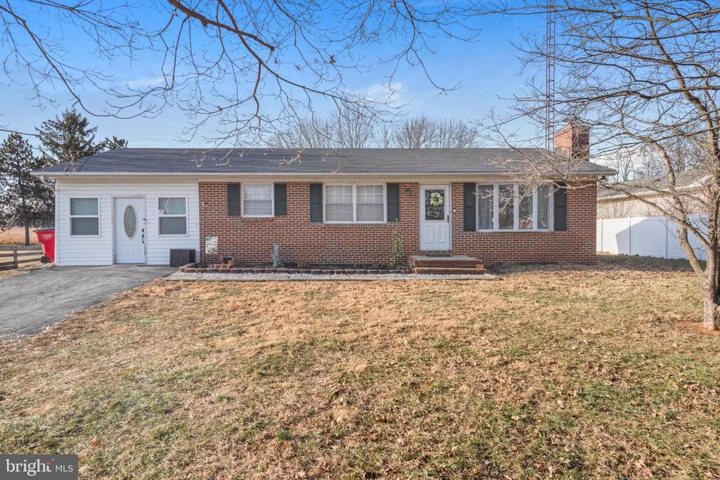 76 Fellowship Court photo 1