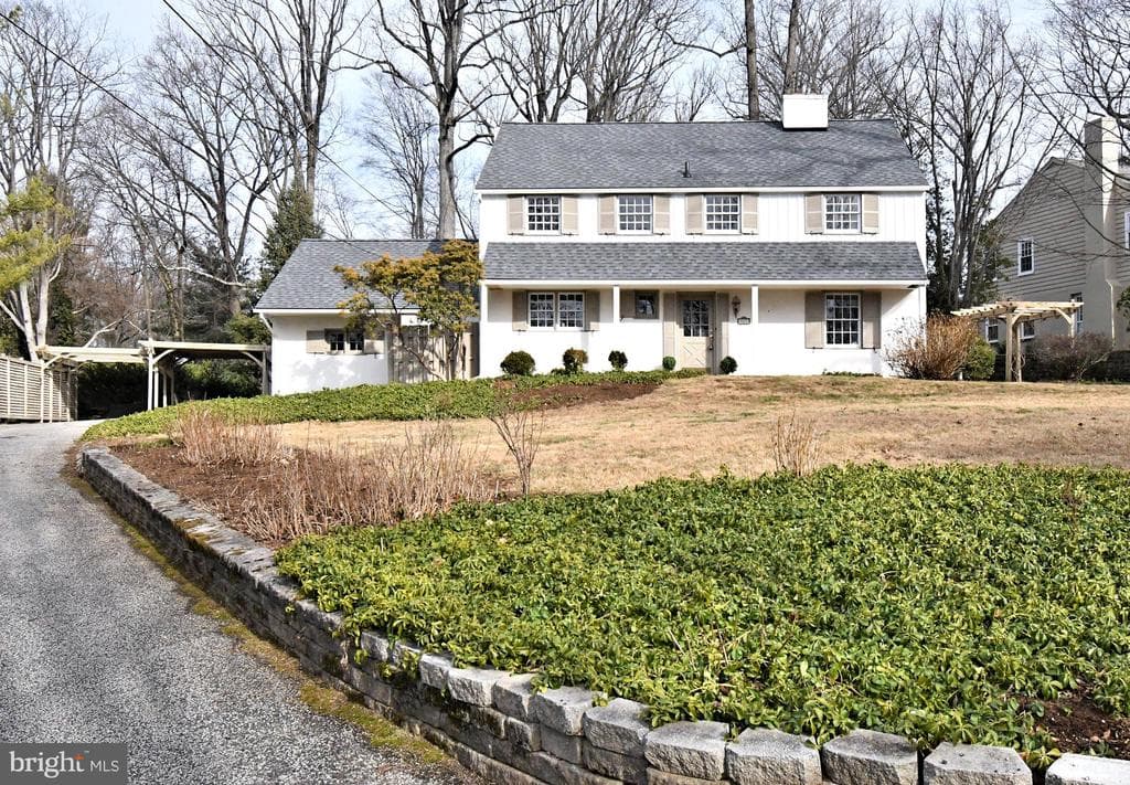 457 School House Lane photo 1