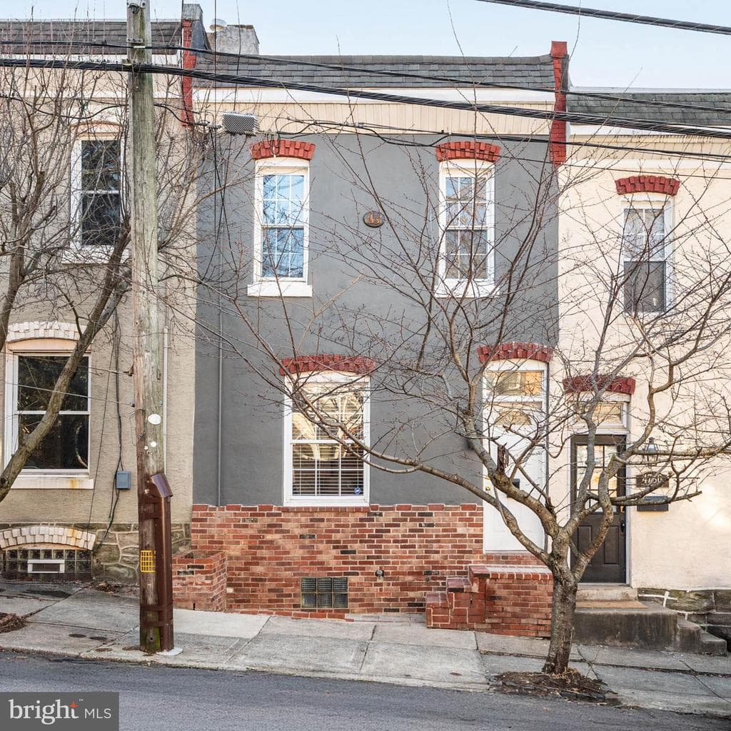4784 Silverwood Street photo 1