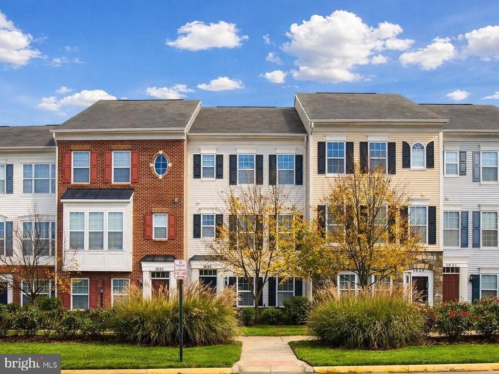 5027 Potomac Highlands Circle photo 1