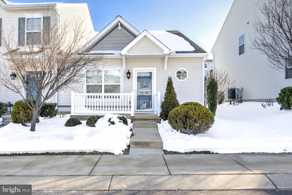 207 Norbury Circle photo 1