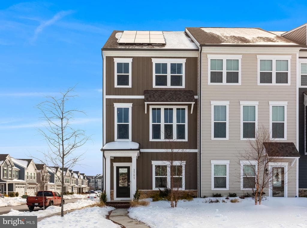 1701 Autumn Maple Leaf Drive photo 1