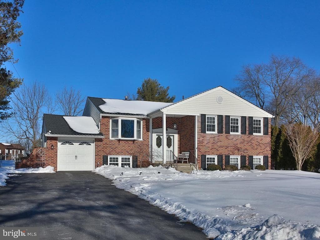 237 Frog Hollow Road photo 1