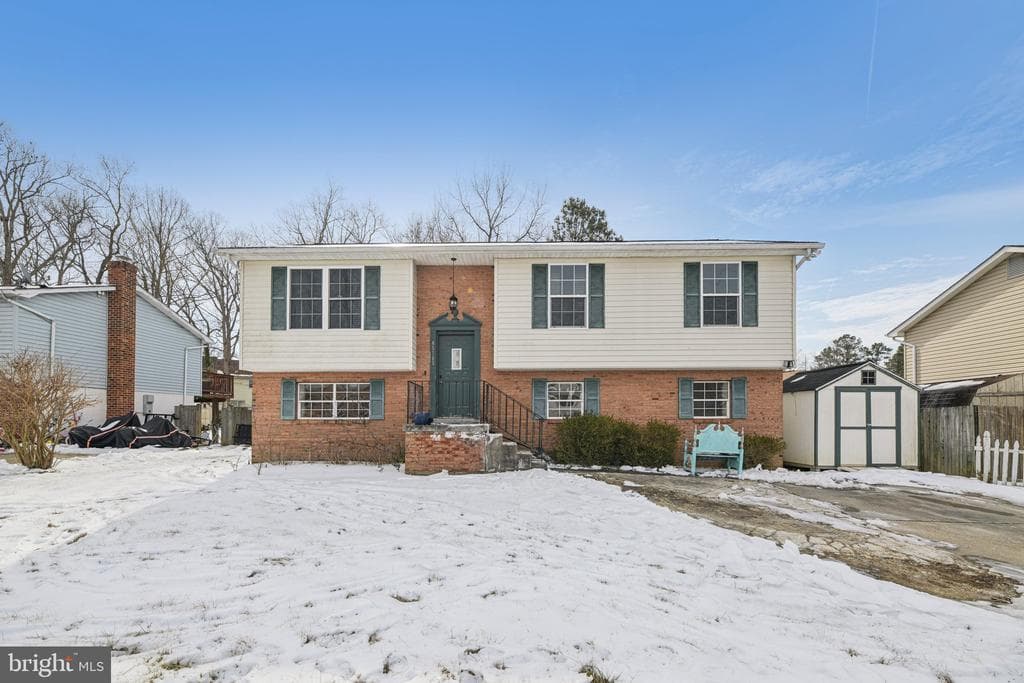 45765 Oliver Court photo 1