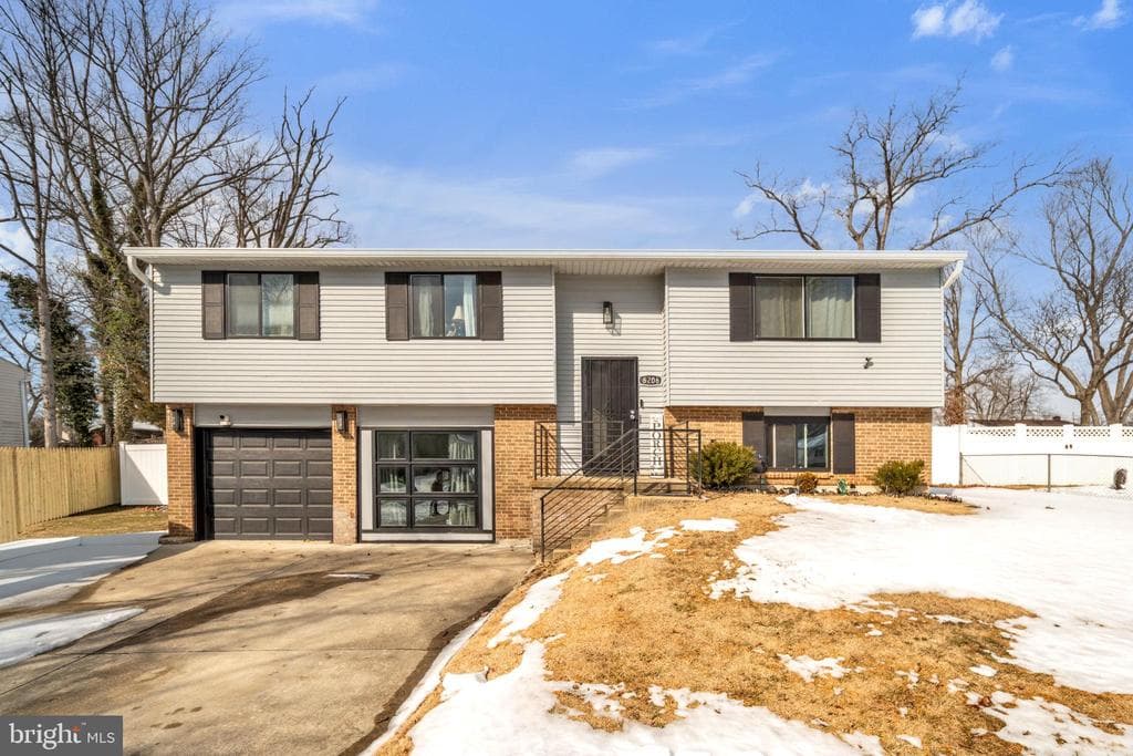 6206 Clinton Way photo 1