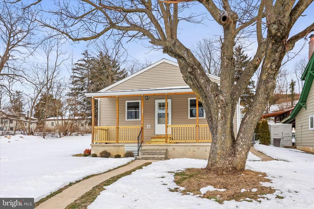 1443 W College Avenue photo 1