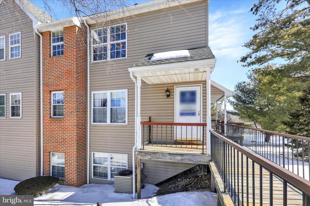 812 Christopher Drive photo 1