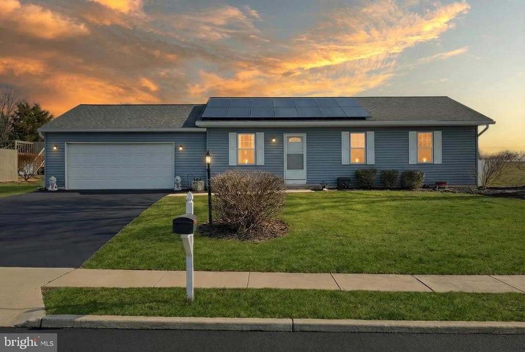 2508 Manor Road photo 1