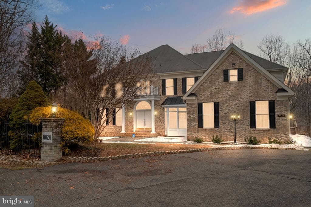 8020 Pohick Road photo 1