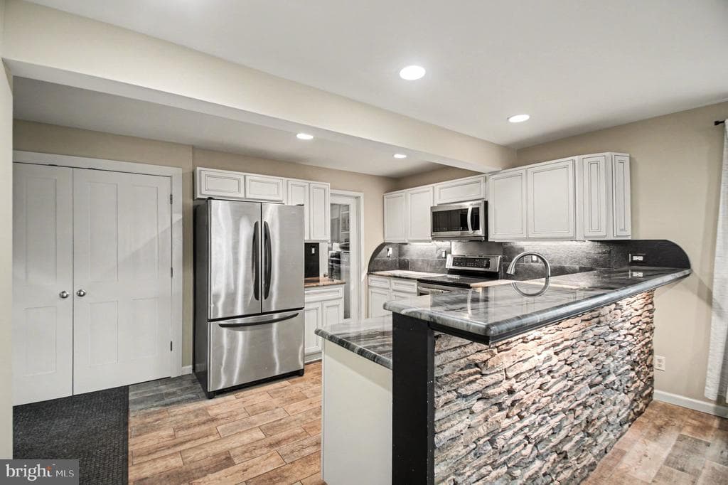 1205 Holly Street photo 1