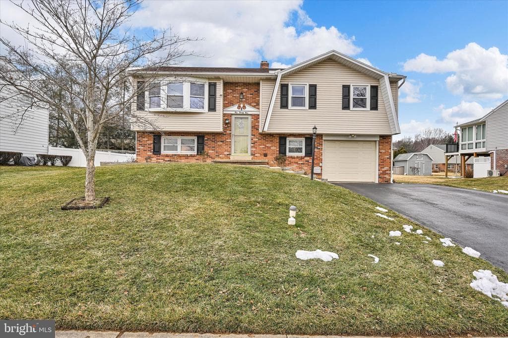 429 Candlewyck Road photo 1