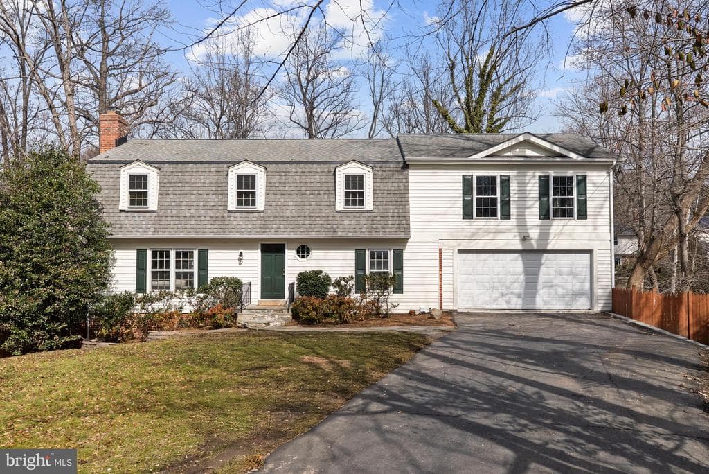 7819 English Way photo 1