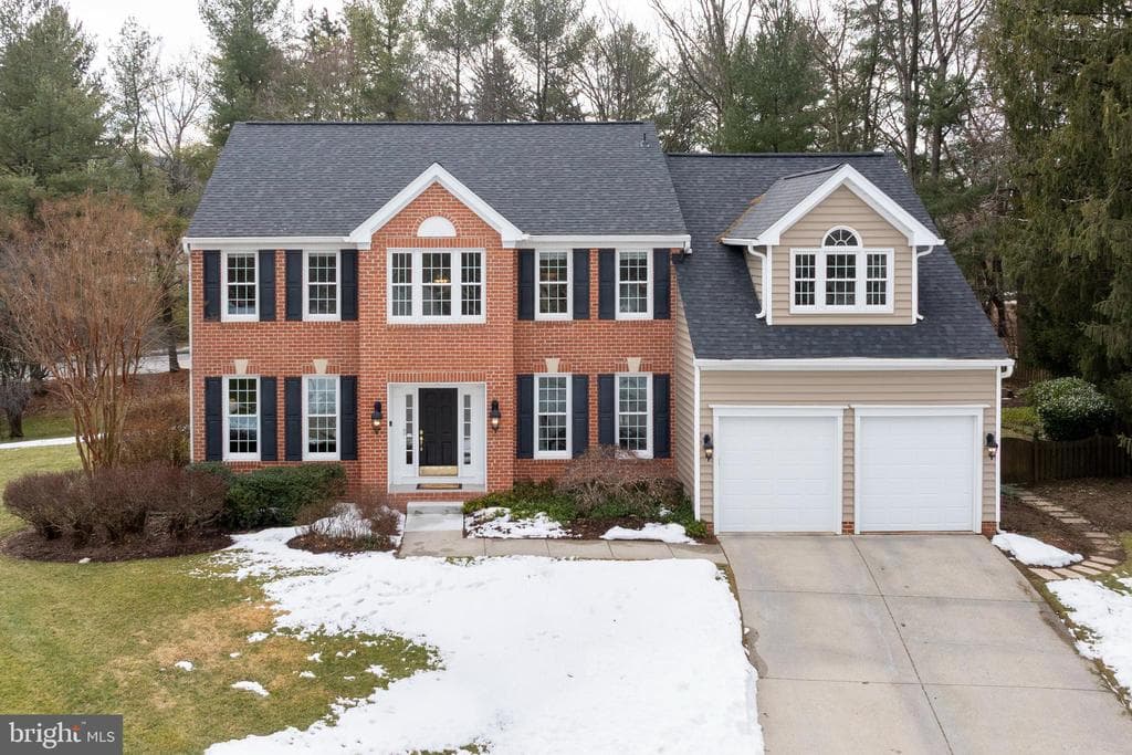 11 Hemlock Court photo 1