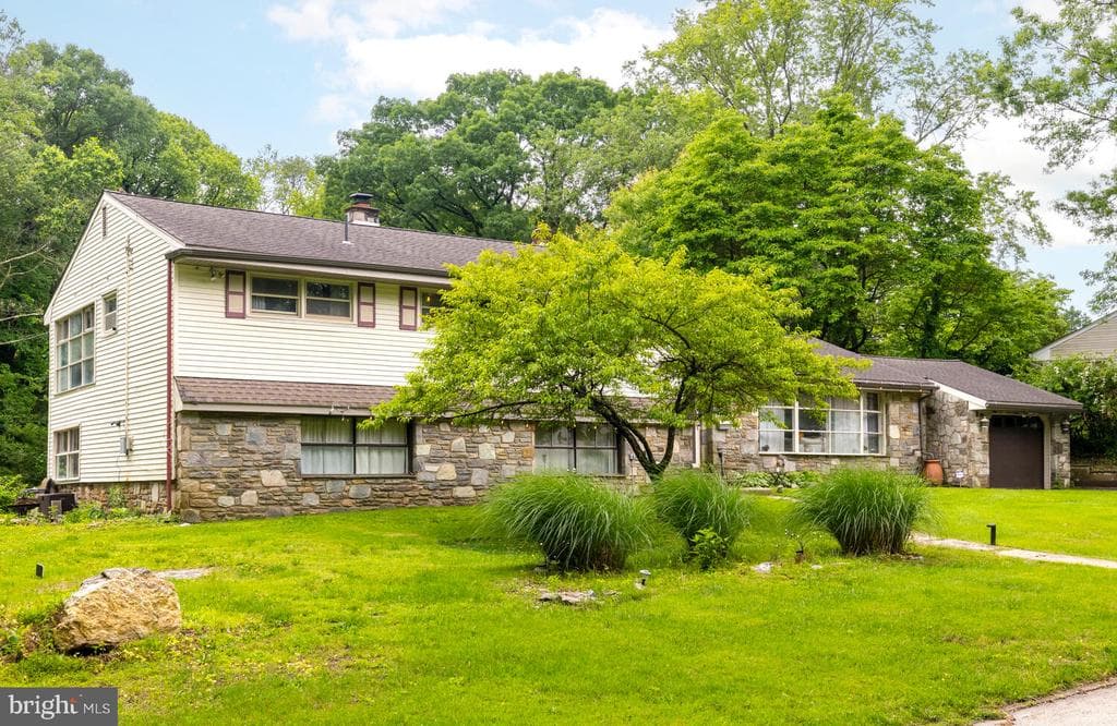 1030 Rock Creek Drive photo 1