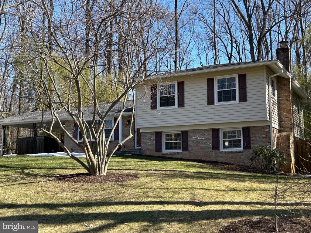 7812 Potters Mill Court photo 1