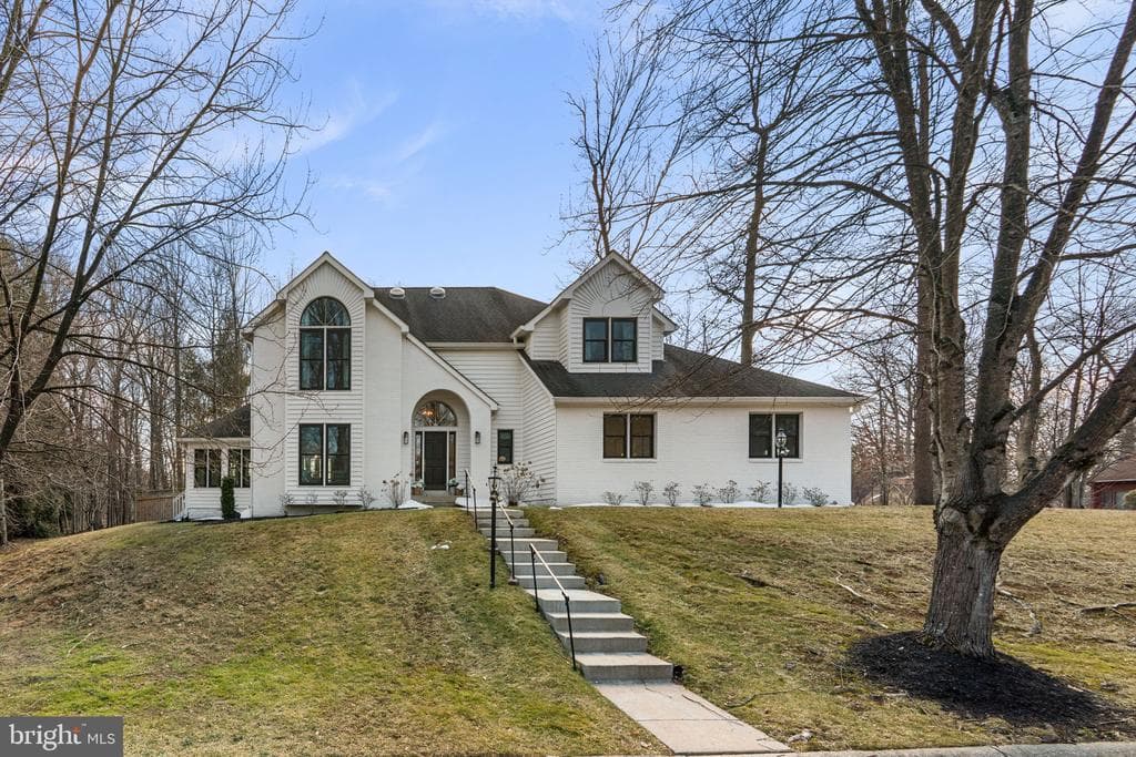 6125 Wooded Run Drive photo 1