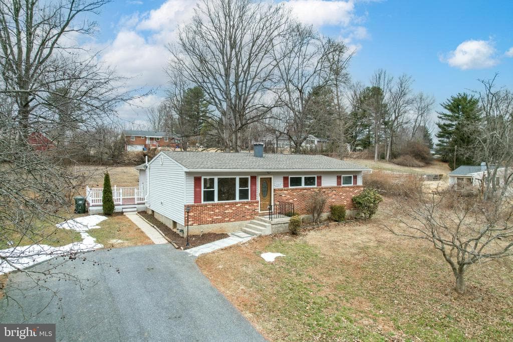 5309 Wendy Road photo 1