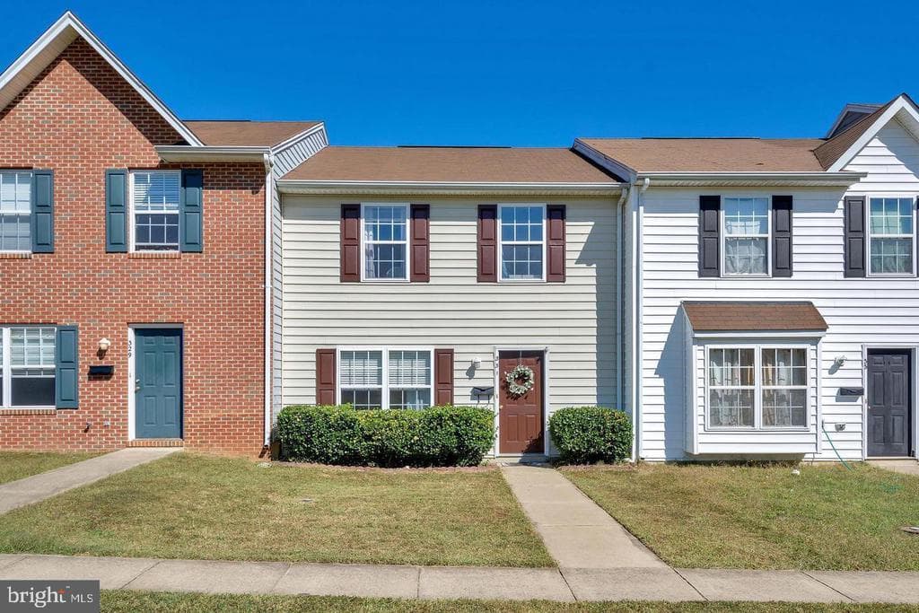 331 Ellery Court photo 1