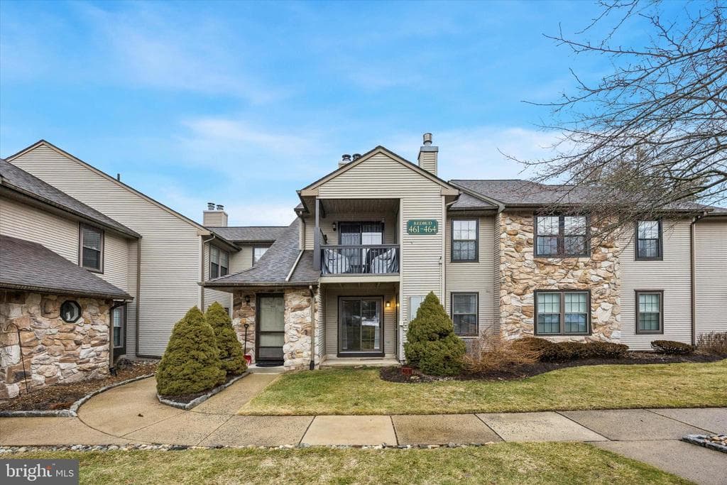 463 Redbud Court photo 1