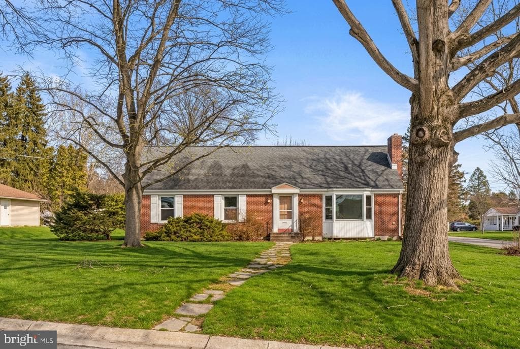 1601 Woodcrest Road photo 1