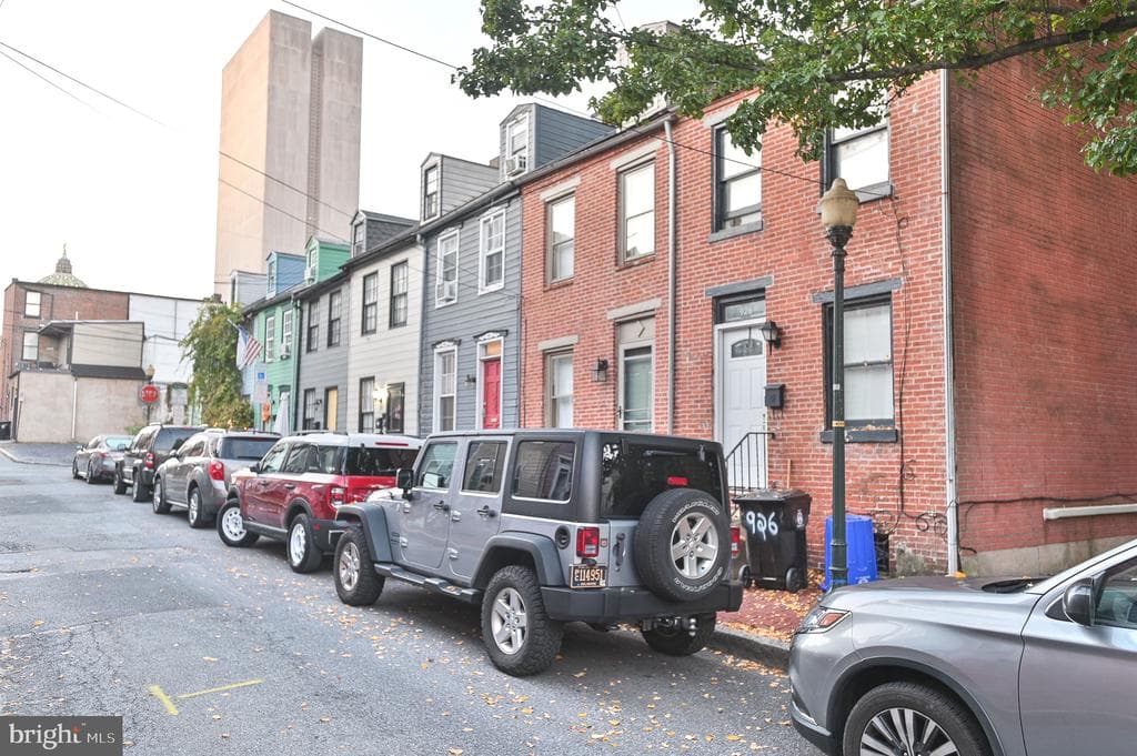 926 Grand Street photo 1