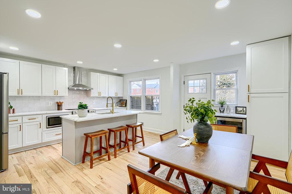 1028 Winsford Road photo 1