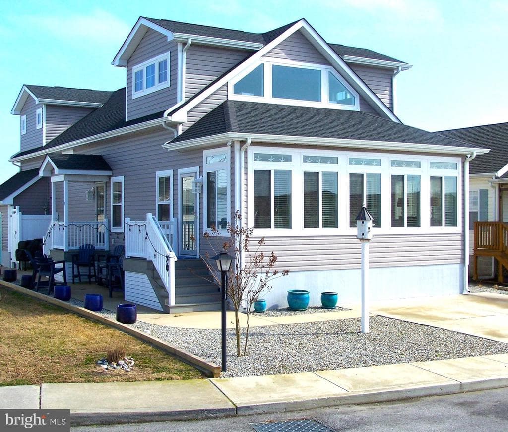 518 Harbour Drive photo 1