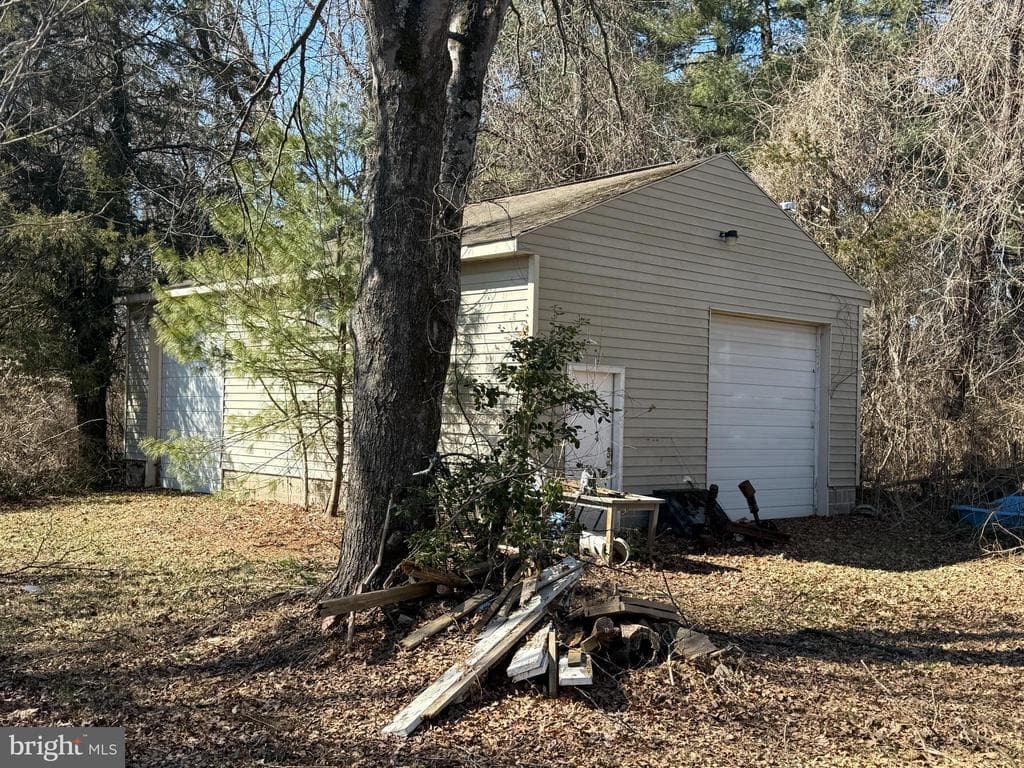 18405 Queen Anne Bridge Road photo 1