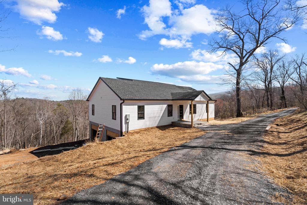 930 River View Road photo 1