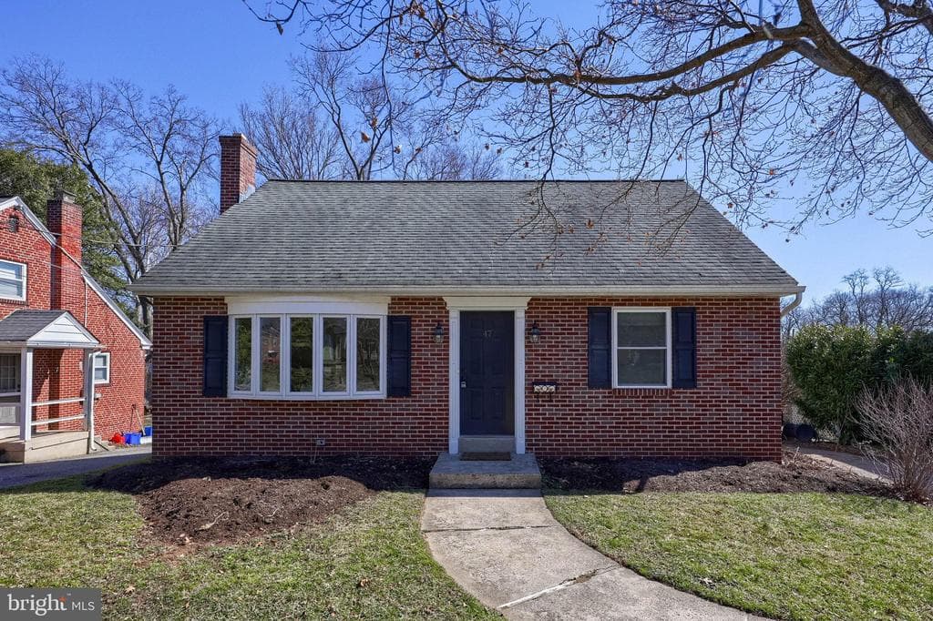 47 Riverside Avenue photo 1