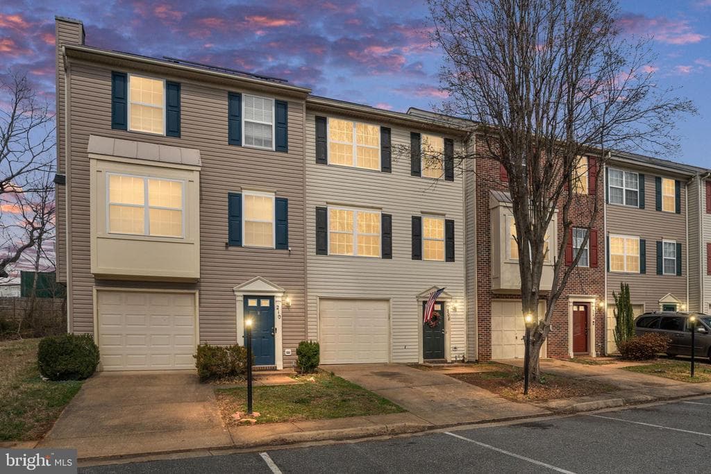 208 Regina Lane photo 1